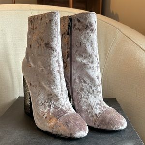 BNIB Kendall + Kylie Kaden boot